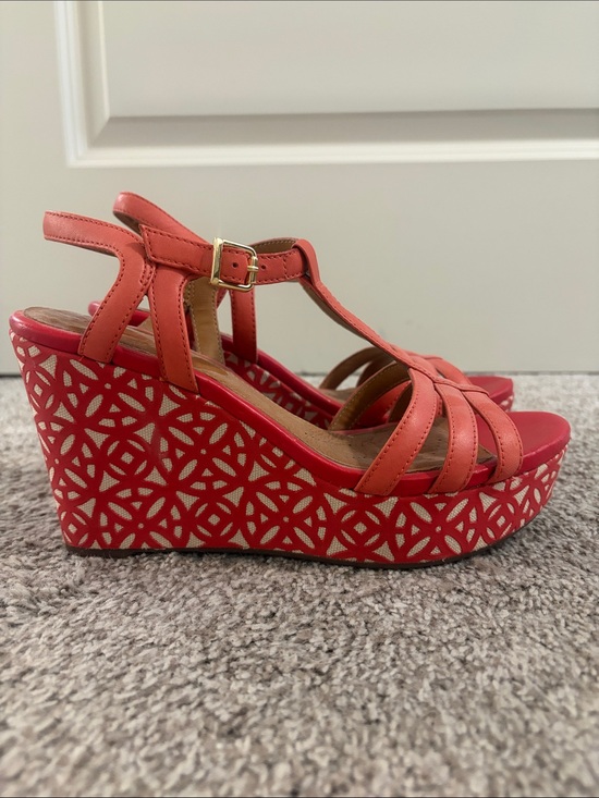 Clarks Shoes - Clarks Coral Patterned Wedge Sandals